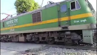 Jharkhand: The Gonda-Asansol Express train collided with a truck loaded with rice at the Rohini