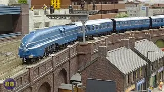 Hornby LMS Princess Coronation Class 4-6-2 - Model Trains with Real Sound