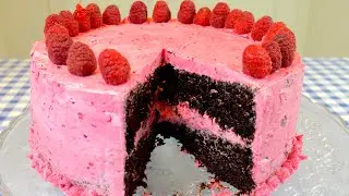 Bolo de aniversário para meninas/chocolate com cobertura de creme de manteiga e frutas vermelhas