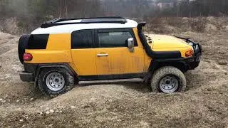 FJ Cruiser 33' OME 2' lift 285/75/16 8.0 ET -25