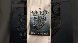 Fantasy books with crazy plot twists#bookrecommendations#fantasy#romantasy#plottwists#bookish