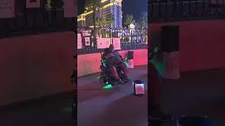 Another Busker On The Strip #lasvegas #lasvegasblvd #busker #busking #streetperformer