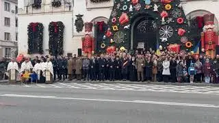 Craiova a sărbătorit astăzi Ziua Națională cu ceremonii militare, depuneri de coroane și cantece