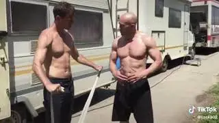 Спортсмен дай покажу как надо угар👍😂😂