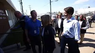 Prime Minister Justin Trudeau and Premier Rachel Notley arrive in Edmonton RAW