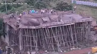 Effondrement d'un plancher pendant le coulage du b&eacute;ton / floor collapse