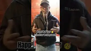 С Новым годом! 🥳 От вашего тренера по сварке #2026 #новыйгод #сварщик #студенты #наставник #шорты