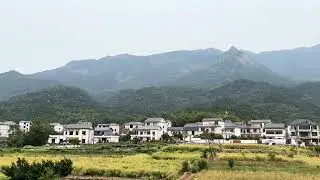 It's not the true face of Mount Lu, this is the side of Mount Lu that tourists haven't seen
