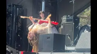 Skating Polly 