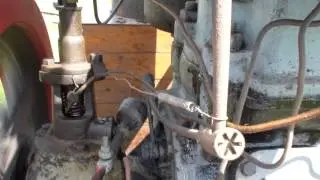 Starting Up a 1917 Semi Diesel Moës hot bulb engine from Belgium. Moes Gloeikop uit belgië