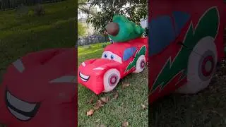 More Christmas inflatables fun! Love Lightning McQueen from Pixar&rsquo;s Cars! Which is your favorite? 🎄