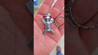 Llavero con tuercas y tornillos. D&iacute;a del Padre