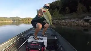Centerhill Lake: AGGRESSIVE Top Water Action