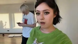 Beautiful JadeyAnh Smoking 28