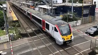 Trains Passing | Cheshunt Level Crossing, Hertfordshire.