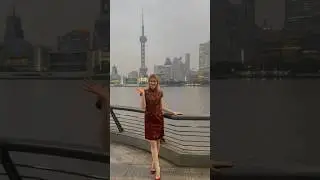 Russian beauty walking at the Bund wearing qipao#china#shanghai#thebund#russian#citywalk#view#qipao