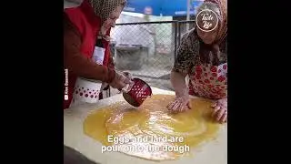 81 Year Old Grandma is Making Traditional Romanian Pie