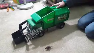 Toy Video for Kids: Tonka Mighty Motorized Garbage Truck