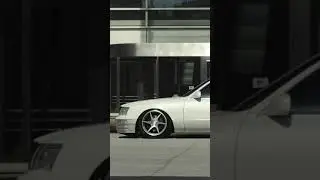 Bagged Lexus LS400 | Artisa Titans