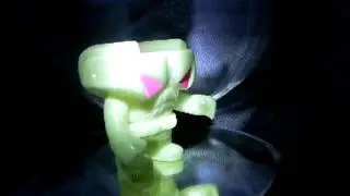 TARANTULAS/ONELL DESIGN GLOW IN THE DARK NIBBLER