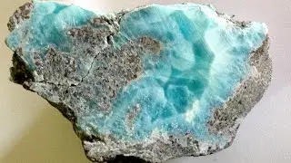 Los beneficios económicos de la piedra 'Larimar'