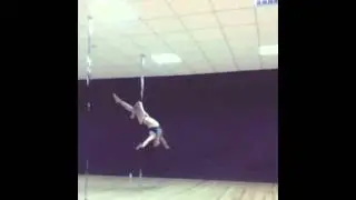 Pole Dance @ Showit 2015 - Back Crucifix to Twisted Grip Handspring