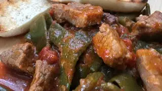 SPEZZATINO AL SUGO CON LE TACCOLE / SPEZZATINO AL POMODORO CON FAGIOLI CORALLO O PIATTONI
