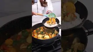 CHICKEN CURRY SAUCE FOR BEGINNERS. Very delicious 🥰 #shortsafrica #shorts #embershorts