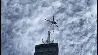 Sikorsky S61N Heavy Lift Helicopter N906CH Installing Antenna @ Willis Tower Chicago Illinois