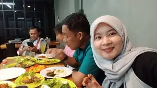 NGAJAK MAKAN MPUT DAN NGASIH KEJUTAN