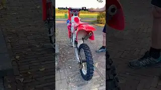 Raw 2-Stroke Power! 1993 Honda CR125 Rev Sound #honda #cr125 #1990s #vintage #motocross