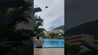 Crazy cliff jumping 10 meters. Double gainer.