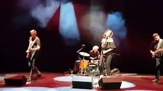 ANNA DUKKE, Coliseo Eibar 30-11-2025, fantastico rock con una voz podesora,,