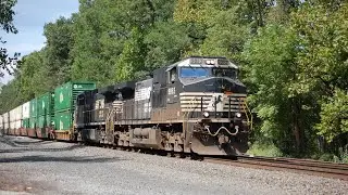NS 9893 Leads a Fast 28X Through Clinton, NJ 