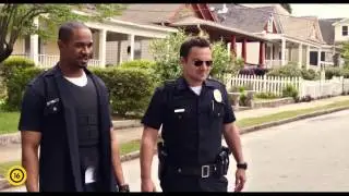 Kamuzsaruk (Let's Be Cops) - Szinkronos előzetes #1 (16)