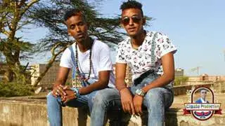 Maxamed wiilow oo xidigaha islii ku biirirabo