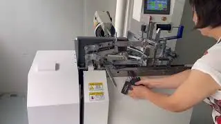 This machine automatically threading ropes, knotting & counting various paper tags in one operation