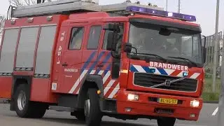 Brandweer TS441 & TS451 met spoed naar een persoon te water in Barendrecht