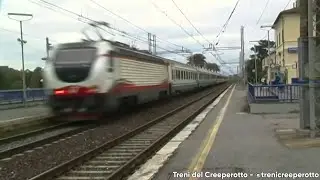 Treno Intercity 684 con E402B + Mix Carrozze XMPR & Sun in transito a Castagneto Carducci (2018)