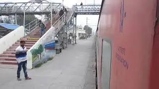 12436 Dibrugarh Town RAJDHANI Express speeding through ROZA Jn!