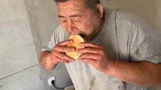 胖哥烀一锅肉，在工地给大神做肉夹馍吃，一口下去肉爆出来太爽了