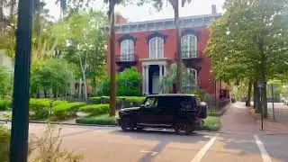 Monterey Square, Pulaski Monument, Mercer Williams Mansion 🏡🌳⛲️