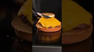 Hamb&uacute;rguer Bacon e Nutella #shorts #shortvideos #viralvideo #burguer #fastfood #feedshorts