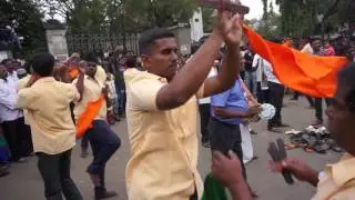 Tamil cultural dance in jallikattu protest strong move to 7 th day