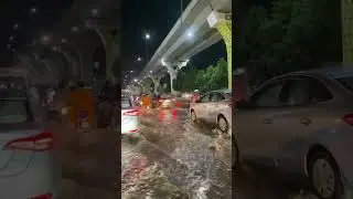 🌧️ Multan Chungi #6 Flooded After Heavy Rain | Night Traffic Jam | #youtubeshorts #shorts