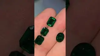 Natural Emerald Swat vivid Green top quality