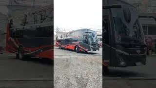 Luxury Buses Take Off #bus #luxurybus #busmania #jetbus5 #shorts #viralvideo #sleeperbus #busviral