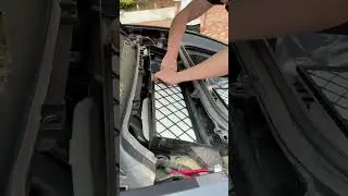 30 Seconds to Teach You How to Change a Tesla Model Y Air Conditioning Filter Yourself #tesla
