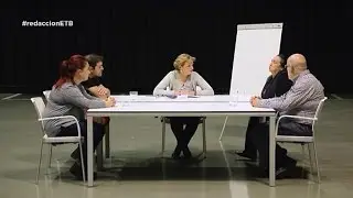 Vecinos de Ollerias y un miembro de Los Pichis, cara a cara