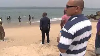 Angola Magazine - Praia da ilha do cabo (Luanda) em movimento - prog 40